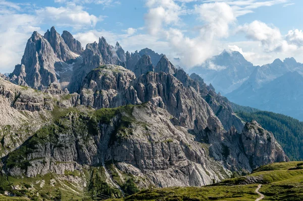 Berggipfel des Naturparks tre cime — Stockfoto