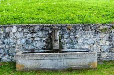 İtalyan Dolomites su çeşme