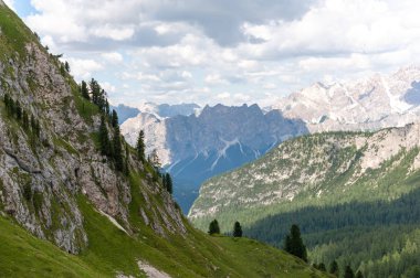 İtalyan Dolomites dağ manzarası