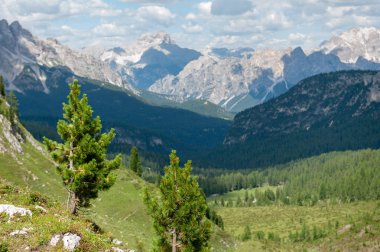 İtalyan Dolomites dağ manzarası