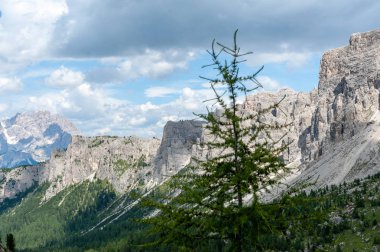 İtalyan Dolomites dağ manzarası
