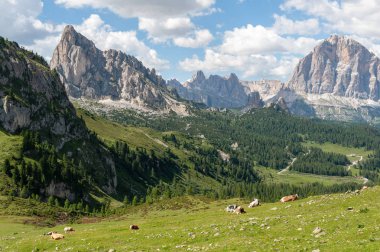 İtalyan Dolomites dağ manzarası