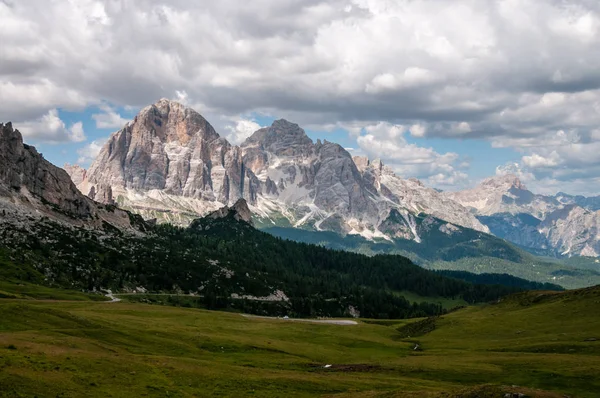 Berglandschap van de Italiaanse Dolomieten — Stockfoto