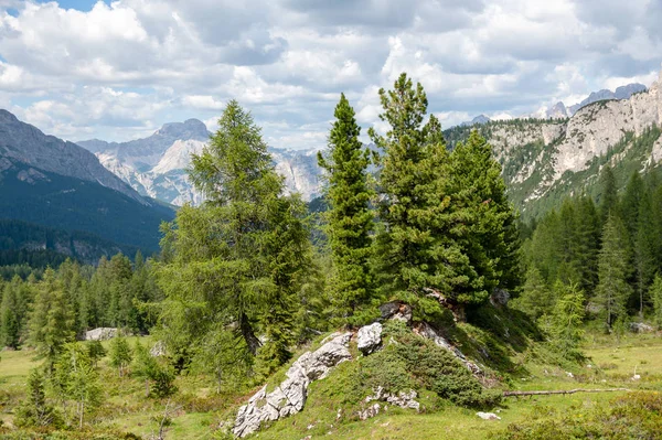 İtalyan Dolomites dağ manzarası — Stok fotoğraf