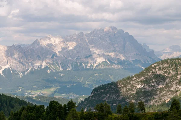 El Passo di Giau, en los Dolomitas italianos — Foto de Stock