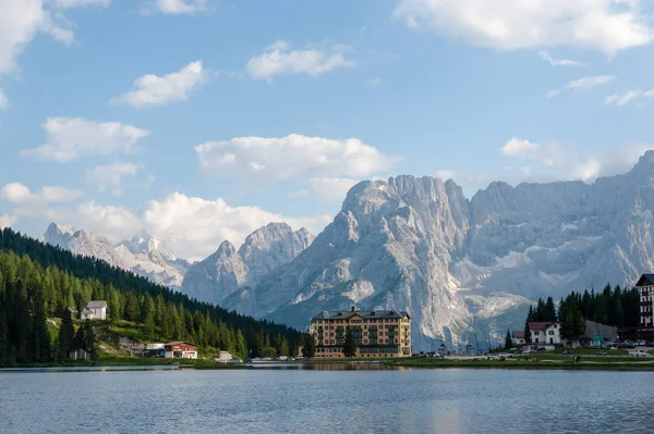 Lago Misurina in the Italian Dolomites — Stock Photo, Image