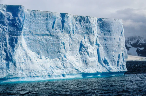 Iceberg tabulaire géant — Photo