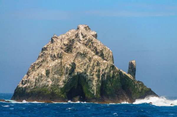 Nahaufnahme eines der Shag-Felsen — Stockfoto