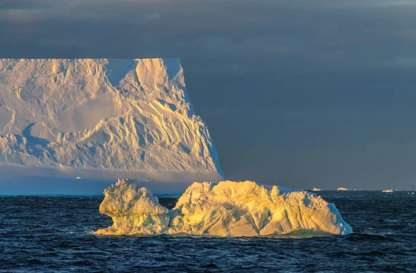 Закат над морем Уэдделла — стоковое фото