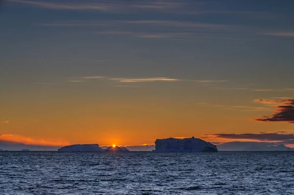 Puesta de sol sobre el mar de Weddell — Foto de Stock