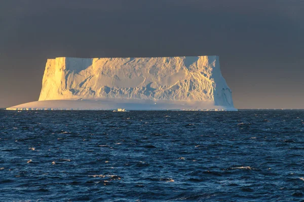 Zonsondergang over de Weddellzee — Stockfoto