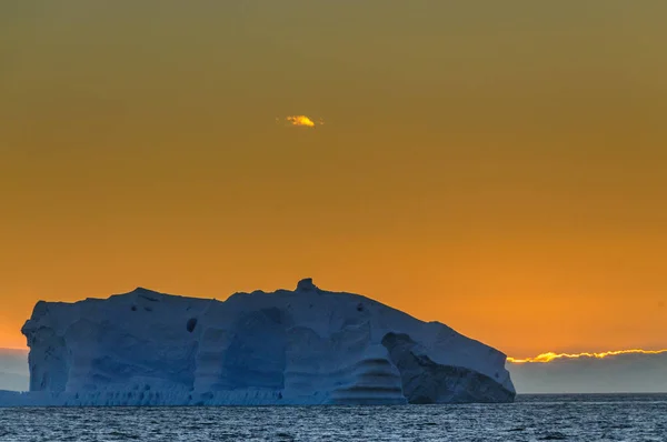 ウェッデル海に沈む夕日 — ストック写真