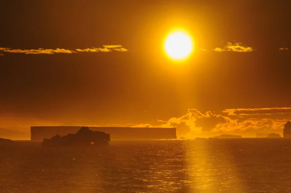 韦德尔海上空的日落 — 图库照片