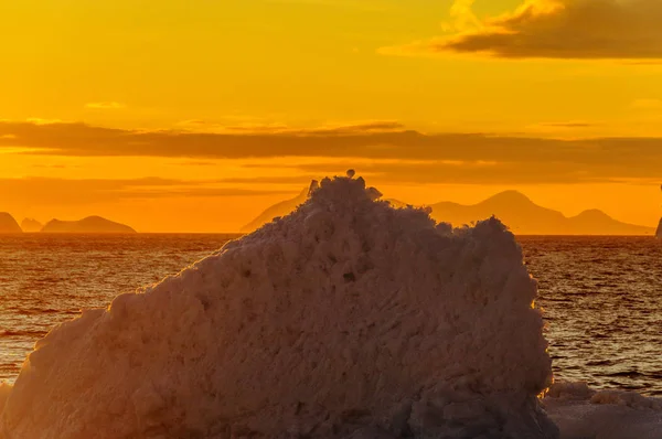 Pôr do sol sobre o mar de Weddell — Fotografia de Stock