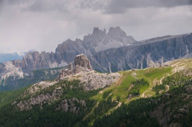 Bulutlu bir günde Dolomites