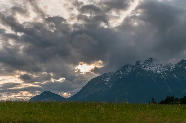 Os Alpes Austríacos perto de Innsbruck — Fotografia de Stock