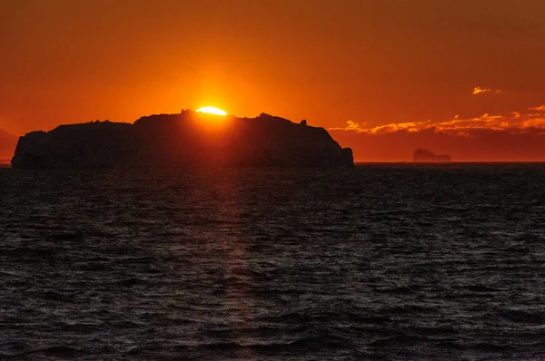 Puesta de sol sobre el mar de Weddell — Foto de Stock