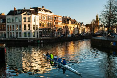 Groningen'in merkezinde kürek çekme