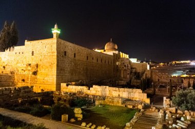 Gece jersusalem Batı Duvarı