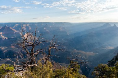 Grand Canyon üzerinde gündoğumu
