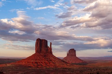 Monument Valley'de klasik batı imgeleri