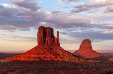 Monument Valley'de klasik batı imgeleri