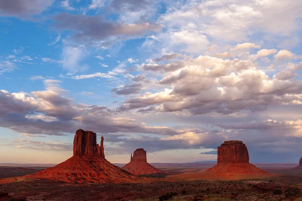 Classic western imagery at Monument Valley — Stock Photo, Image