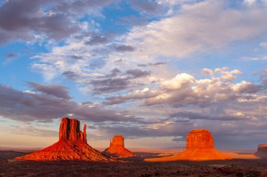 Monument Valley'de klasik batı imgeleri