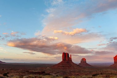 Monument Valley'de klasik batı imgeleri