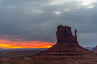 Monument Valley'de klasik batı imgeleri