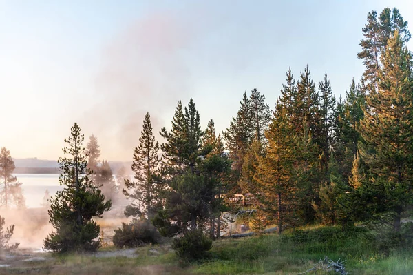 Sunrise the the West Thumb Aera of Yellowstone National Park — Stock Photo, Image