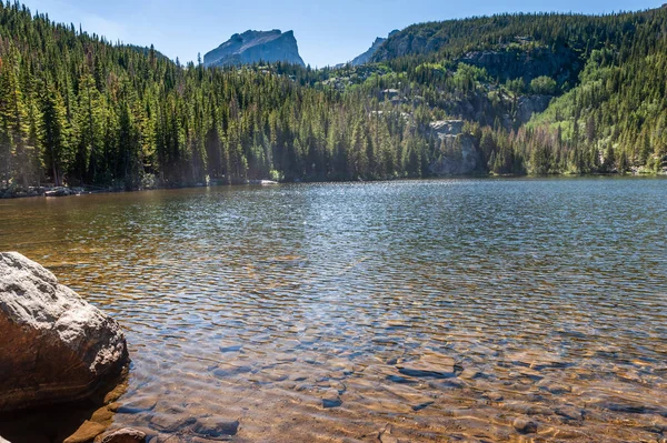 Nymph jezioro Colorado na letnie popołudnie — Zdjęcie stockowe