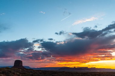 Monument Valley'de klasik batı imgeleri