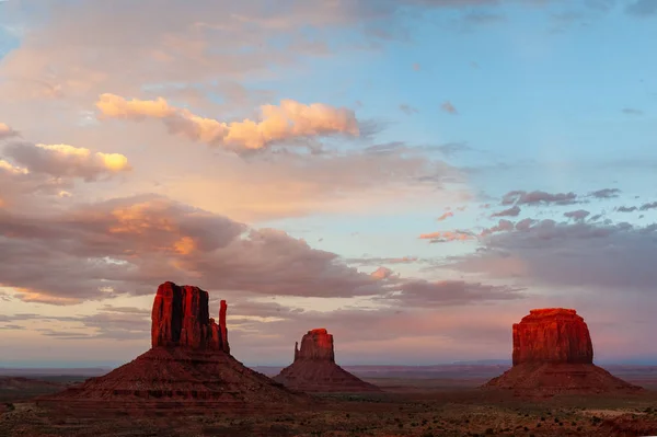 Classic western imagery at Monument Valley — Stock Photo, Image