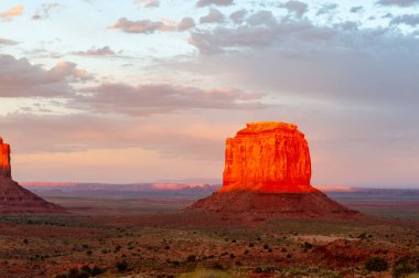 Monument Valley'de klasik batı imgeleri