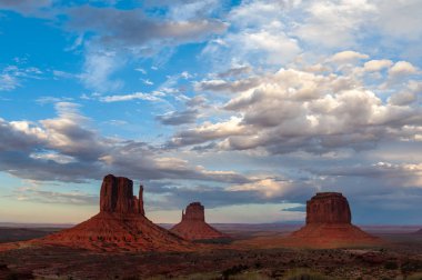 Monument Valley'de klasik batı imgeleri