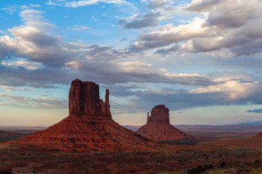 Monument Valley'de klasik batı imgeleri