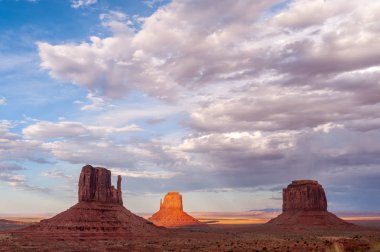 Monument Valley'de klasik batı imgeleri