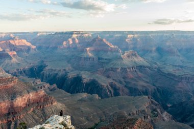 Grand Canyon üzerinde gündoğumu