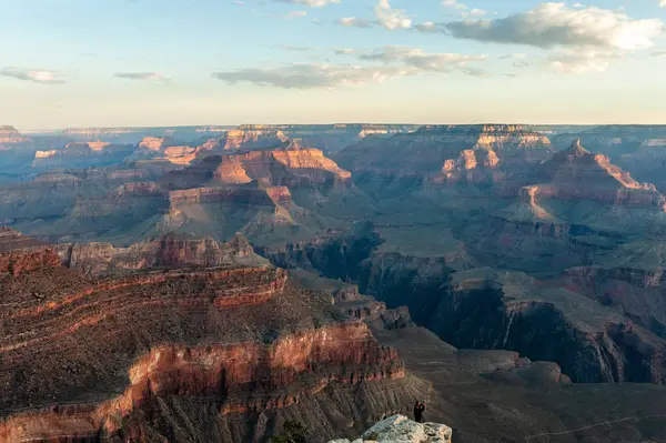 Grand Canyon üzerinde gündoğumu