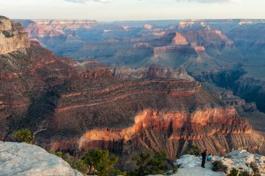Grand Canyon üzerinde gündoğumu