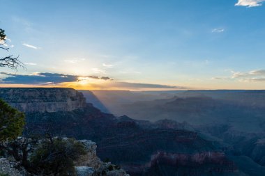 Büyük Kanyon üzerinden günbatımı