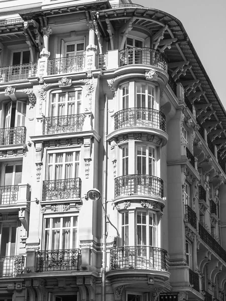 ニース フランス 2018 太陽ライトの典型的な建築様式の建物のファサード — ストック写真
