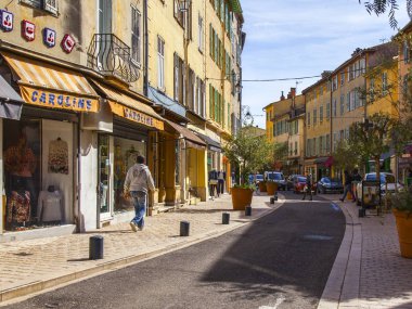 Vence, Fransa, 6 Mart 2018. Tipik kentsel görünümü ' Provence'de küçük dağ şehrin karakteristik