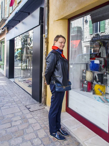 Vence Francie Března 2018 Atraktivní Žena Window Shops Obchod — Stock fotografie