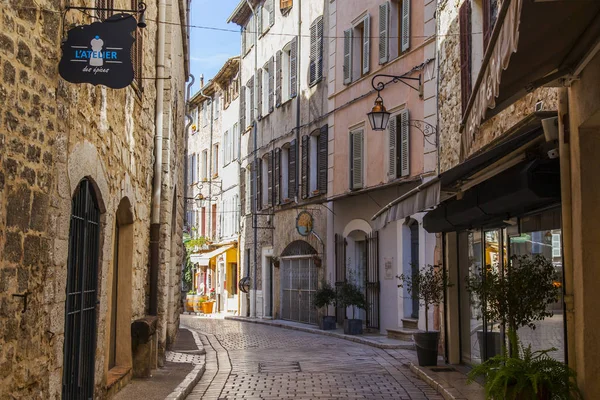 Vence Francia Marzo 2018 Típica Calle Ciudad Antiguas Casas Piedra —  Fotos de Stock