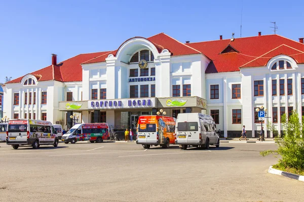 Sergiyev Posad, Rusya, üzerinde 21 Mayıs 2018. Otobüs ve yolcu şehir bus station yakınındaki