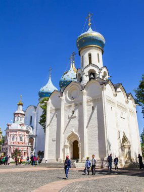 Sergiyev Posad, Rusya, üzerinde 21 Mayıs 2018. Troitsko-Sergiyevskaya Laurus, şehir ve önemli Ortodoks türbelerin biri ana görme. Kilise Manastırı ülkesinde