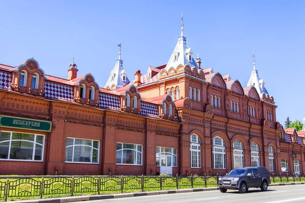 Sergiyev Posad Rusia Mayo 2018 Los Coches Van Pintoresca Calle — Foto de Stock