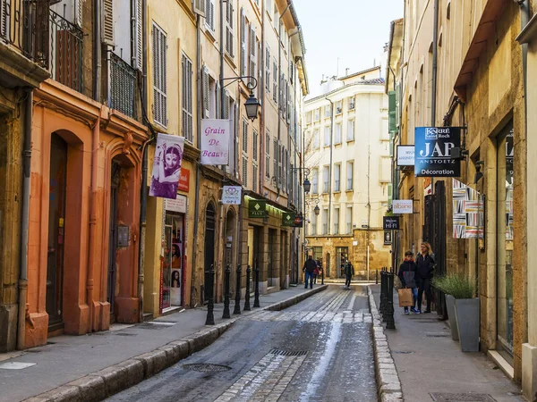 エクス プロヴァンス フランス 2018 プロヴァンスの小さな町の代表的な都市の景観 明るい日当たりの良い春の日 — ストック写真